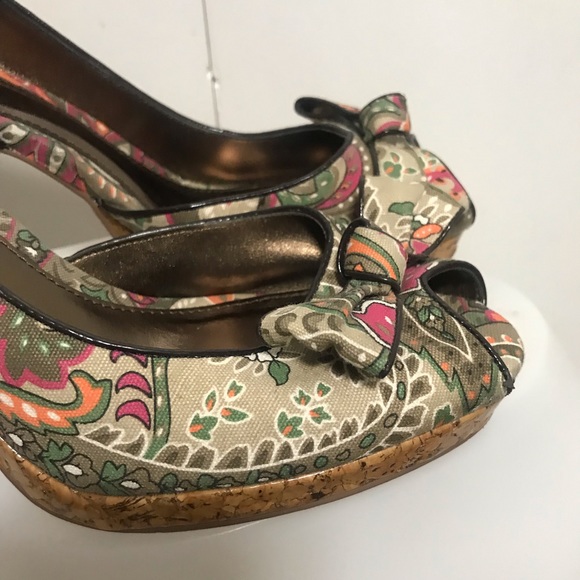 Unlisted Floral Open Toe Bow Heels/ Pumps Size 8.5 - Picture 5 of 8